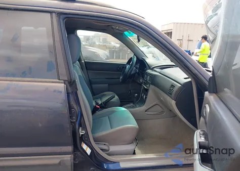 2005 Subaru Forester 2.5X z USA, uszkodzony, nr VIN JF1SG63645H729916